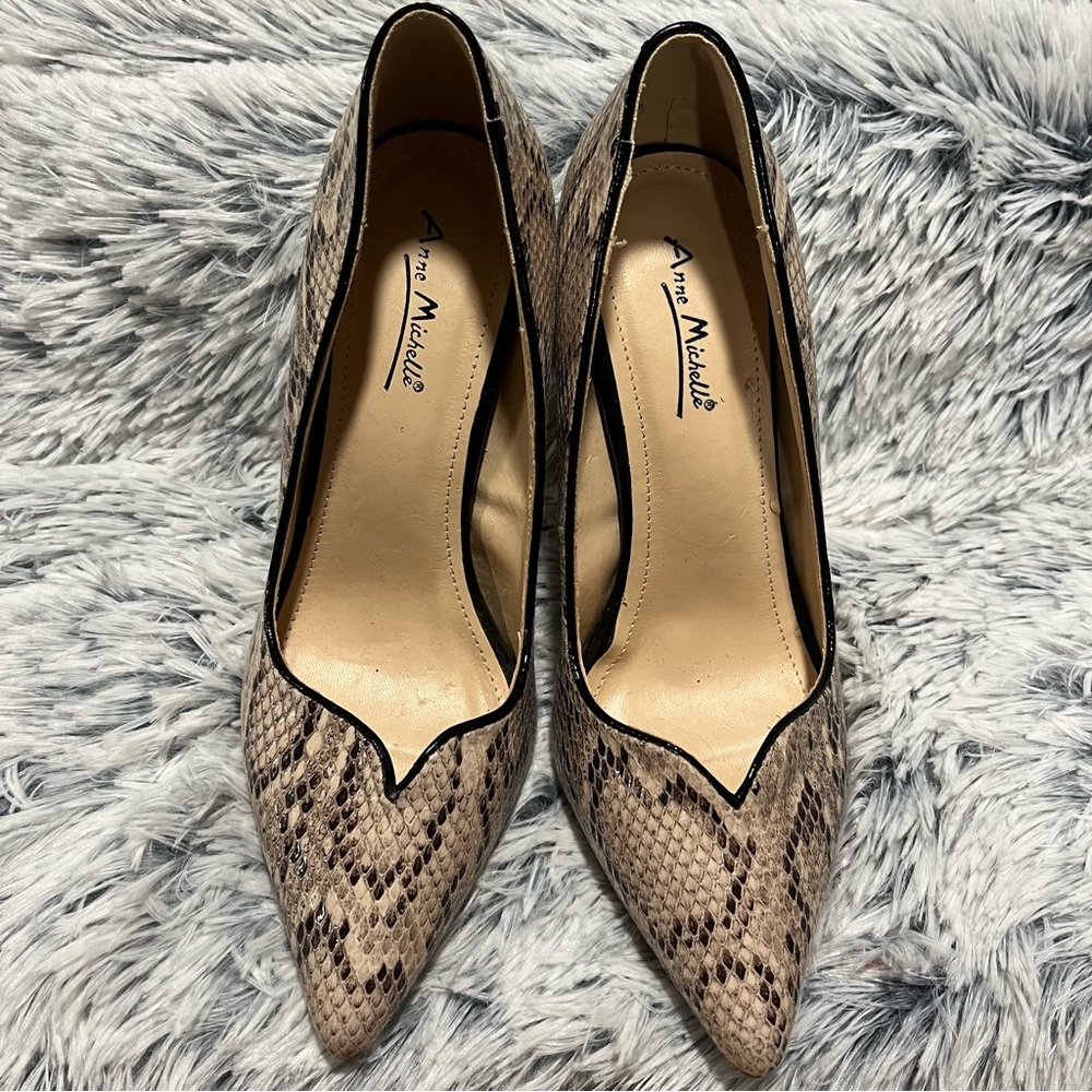 Anne Michelle Snakeskin Print Pumps - Size 8